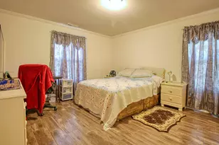 215 W James St, Mullins, SC 29574 - Photo 10