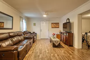 215 W James St, Mullins, SC 29574 - Photo 4