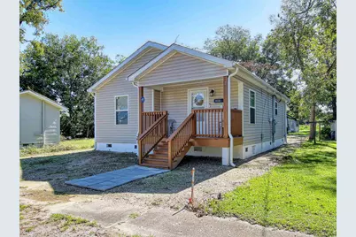 215 W James St., Mullins, SC 29574 - Photo 2