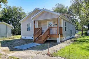 215 W James St, Mullins, SC 29574 - Photo 2