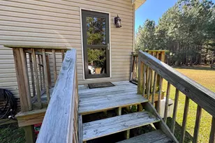 393 Coleman Rd, Greeleyville, SC 29056 - Photo 16