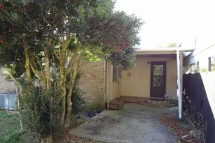 105 E Cherry St, Andrews, SC 29510 - Photo 10