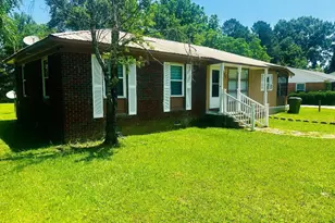 704 W Alder St, Andrews, SC 29510 - Photo 2