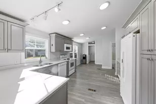 24 Samy Ln, Pawleys Island, SC 29585 - Photo 4