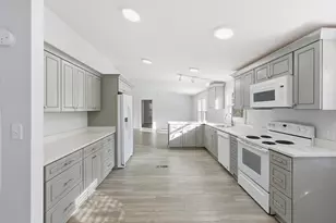 24 Samy Ln, Pawleys Island, SC 29585 - Photo 2