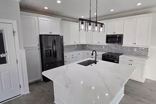 1007 Perrin Dr, North Myrtle Beach, SC 29582 - Photo 2