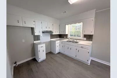 532 Palm Circle, Lake City, SC 29560 - Photo 6