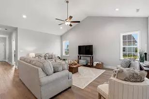 302 Chaff Ct, Georgetown, SC 29440 - Photo 2