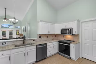 327 William St, Myrtle Beach, SC 29577 - Photo 6