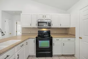 6681 Wisteria Dr, Myrtle Beach, SC 29588 - Photo 4