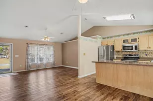 973 Castlewood Dr, Conway, SC 29526 - Photo 4