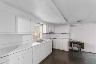 411 E Wine St, Mullins, SC 29574 - Photo 6