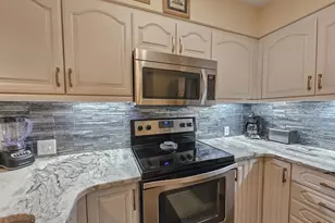 410 Melrose Pl, Myrtle Beach, SC 29572 - Photo 14