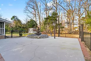 2402 S Hallmark Dr, Florence, SC 29505 - Photo 24