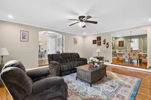 2402 S Hallmark Dr, Florence, SC 29505 - Photo 12