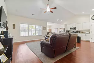 4104 Woodcliffe Dr, Conway, SC 29526 - Photo 4