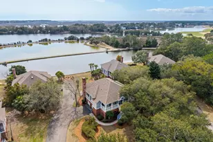 261 Marsh Lake Dr, Georgetown, SC 29440 - Photo 2