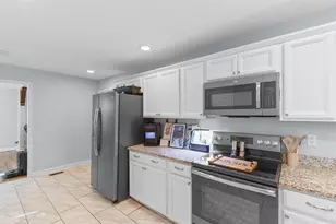 1303 Heyward St, Georgetown, SC 29440 - Photo 12