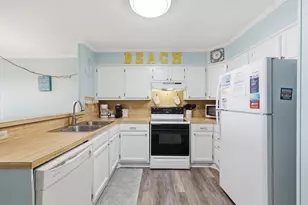 613 Ocean Blvd S, North Myrtle Beach, SC 29582 - Photo 2