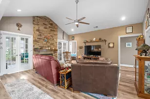 687 Tiger Paw Rd, Loris, SC 29569 - Photo 8