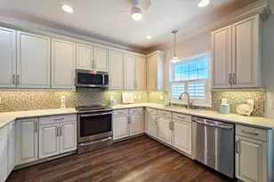 601 Hillside Dr N, North Myrtle Beach, SC 29582 - Photo 10