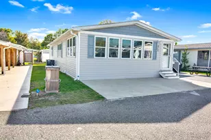 469 Sandpebble Dr, Surfside Beach, SC 29575 - Photo 2