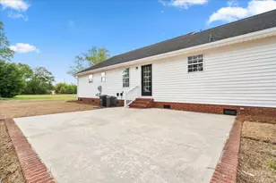 1104 Highland Dr, Mullins, SC 29574 - Photo 6