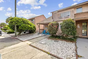 305 21st Ave S, Myrtle Beach, SC 29577 - Photo 2