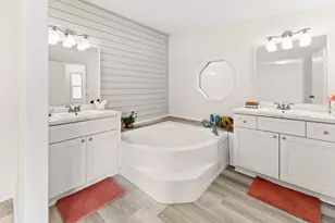 160 St Christopher Cir, Pawleys Island, SC 29585 - Photo 18