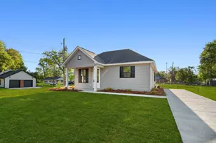212 N Morgan Ave, Andrews, SC 29510 - Photo 2