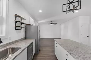 212 N Morgan Ave, Andrews, SC 29510 - Photo 12