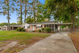 707 Rosemarie Ln, Mullins, SC 29574 - Photo 2