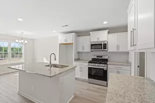 908 Woodside Dr, Conway, SC 29526 - Photo 4
