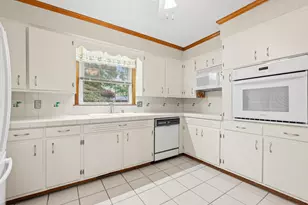 107 E Melrose Ave, Mullins, SC 29574 - Photo 6