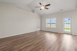 916 Woodside Dr, Conway, SC 29526 - Photo 4