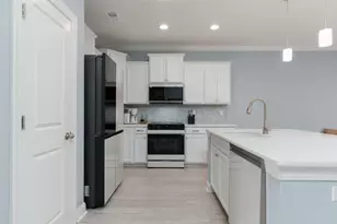 2406 Kings Bay Dr, North Myrtle Beach, SC 29582 - Photo 4