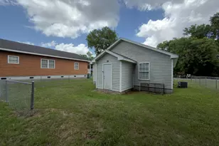 521 Bond St, Georgetown, SC 29440 - Photo 4