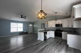 1204 Midvale Dr, Conway, SC 29527 - Photo 4