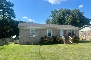 213 E Pickens St, Marion, SC 29571 - Photo 2