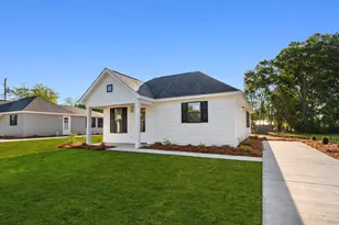 210 N Morgan Ave, Andrews, SC 29510 - Photo 2