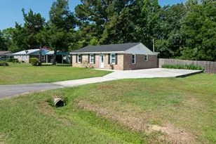 213 Gibson St, Georgetown, SC 29440 - Photo 2