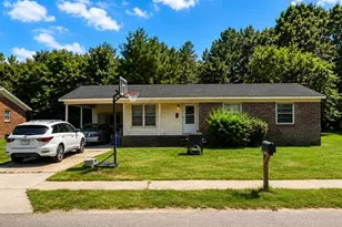 215 Huggins St, Marion, SC 29571 - Photo 1