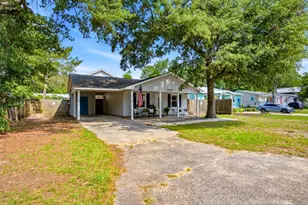 1022 S Hollywood Dr, Surfside Beach, SC 29575 - Photo 2