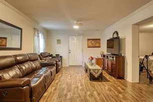 215 W James St, Mullins, SC 29574 - Photo 2