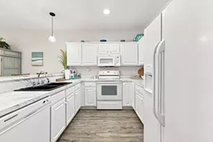 1058 Sea Mountain Hwy, North Myrtle Beach, SC 29582 - Photo 2