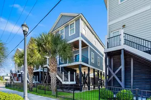 141 Garden City Retreat Dr, Garden City Beach, SC 29576 - Photo 2