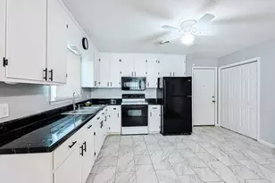 104 S Eaddy St, Hemingway, SC 29554 - Photo 4
