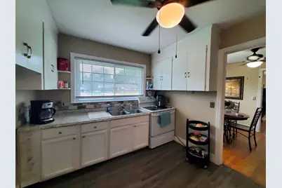 1402 Rollins Ave, Florence, SC 29505 - Photo 6