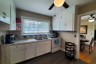 1402 Rollins Ave, Florence, SC 29505 - Photo 6