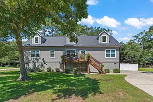 389 2nd Ave S, Garden City, SC 29576 - Photo 1